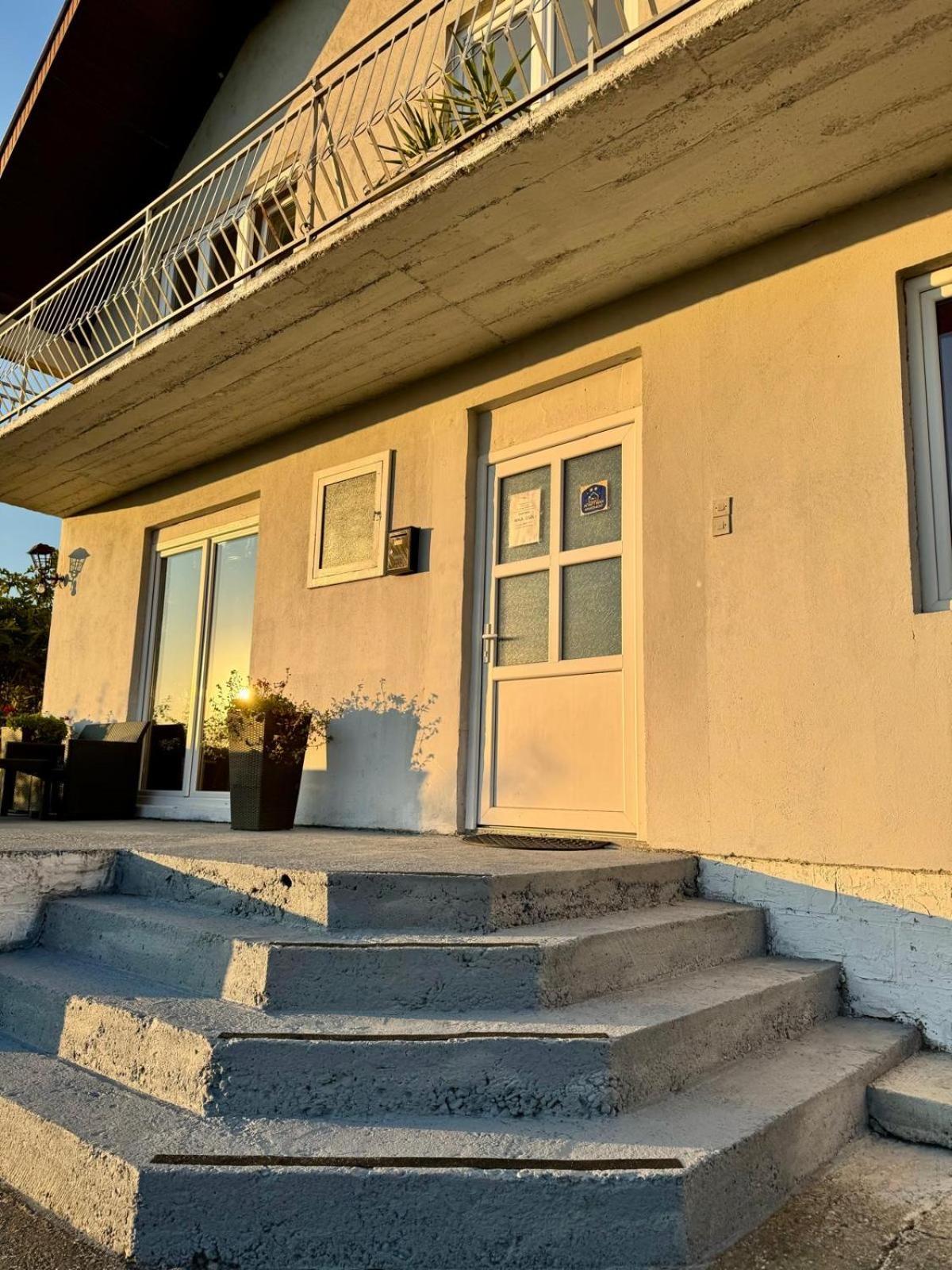 Mala Oaza Čačak Exterior foto